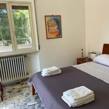 아파트 Sergio Flat - 5 Min Dalla Spiaggia & Parcheggio 페스카라